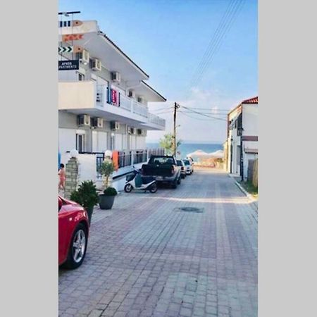 Polychrono New 2 Bedroom Apt. Just By The Sea! Екстер'єр фото