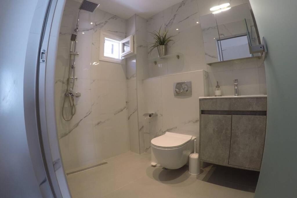 Polychrono New 2 Bedroom Apt. Just By The Sea! Екстер'єр фото