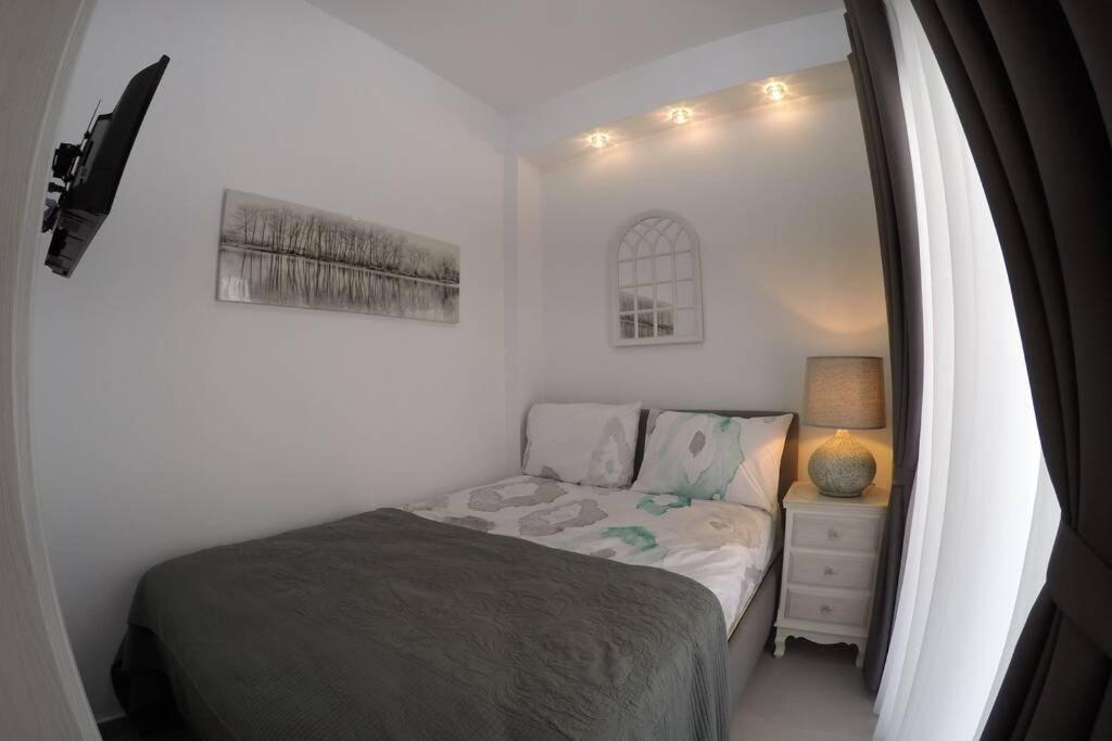 Polychrono New 2 Bedroom Apt. Just By The Sea! Екстер'єр фото