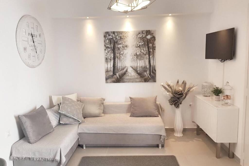 Polychrono New 2 Bedroom Apt. Just By The Sea! Екстер'єр фото