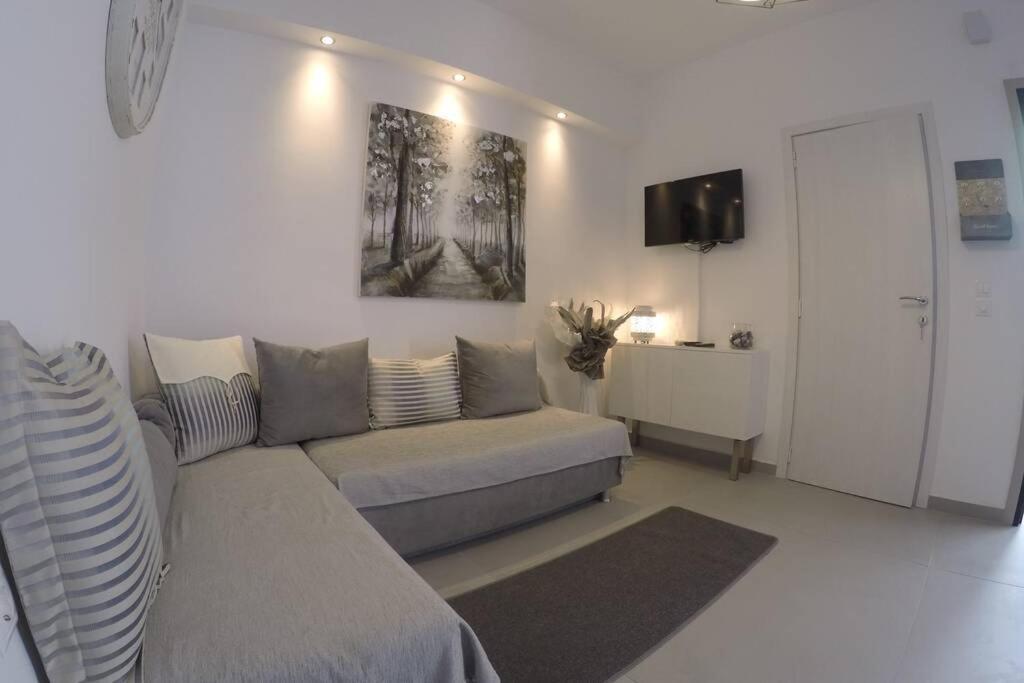 Polychrono New 2 Bedroom Apt. Just By The Sea! Екстер'єр фото
